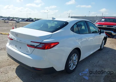 2025 Toyota Camry Le z USA, uszkodzony, nr VIN 4T1DAACK8SU118547